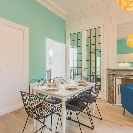 아파트 3 Bedroom Duplex Apartment, Center *